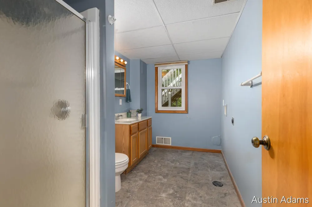 2110 Fawnwood Drive SE Kentwood City, MI 49508