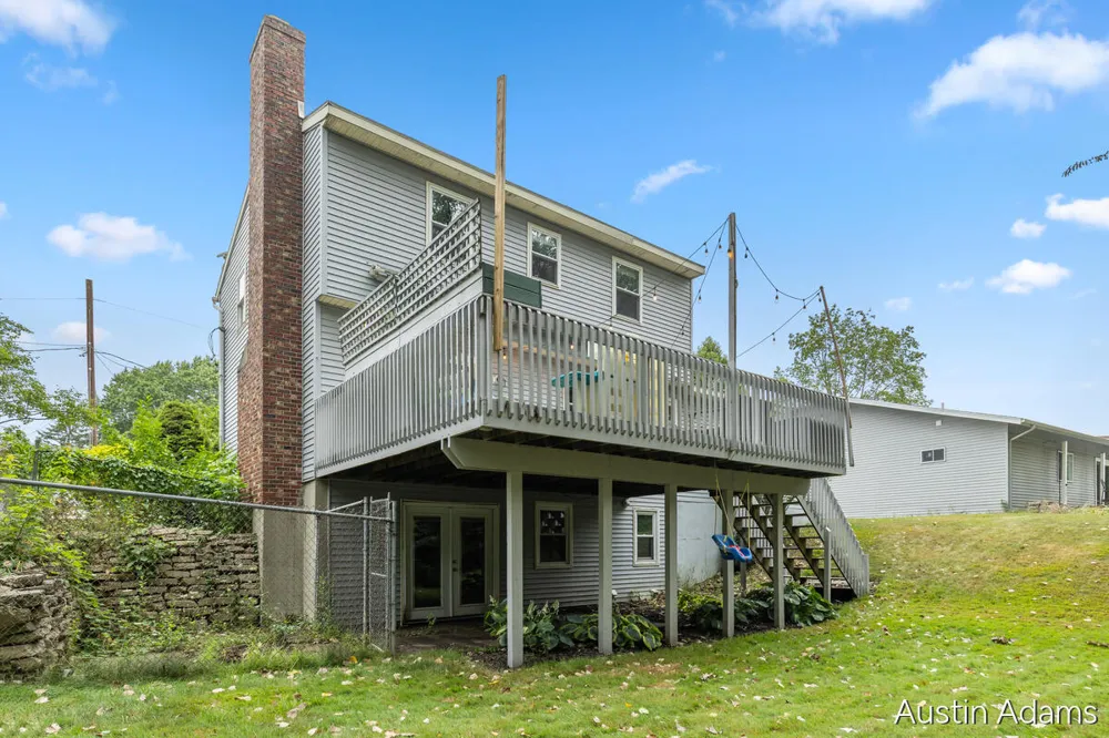 2110 Fawnwood Drive SE Kentwood City, MI 49508