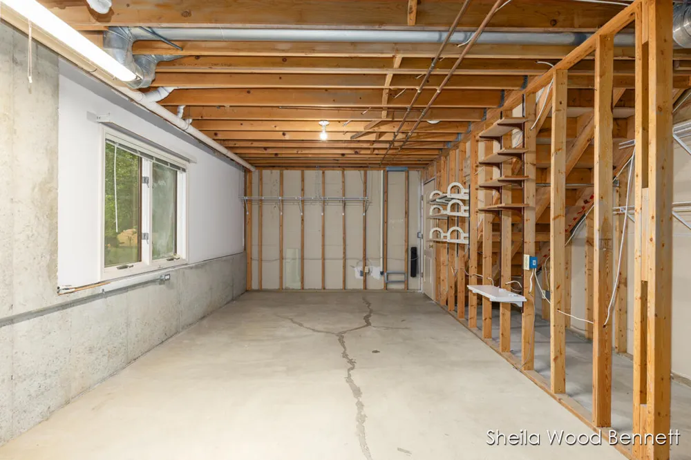 7023 Camelback Drive NE Cannon Township, MI 49341