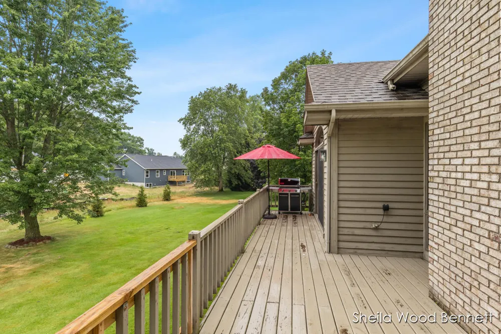 7023 Camelback Drive NE Cannon Township, MI 49341