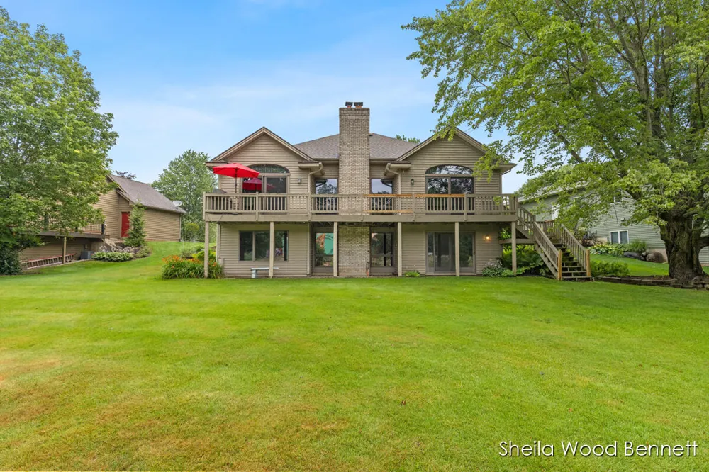7023 Camelback Drive NE Cannon Township, MI 49341