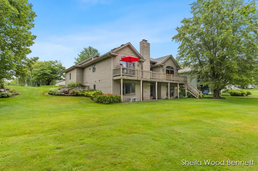 7023 Camelback Drive NE Cannon Township, MI 49341