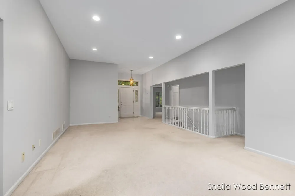 7023 Camelback Drive NE Cannon Township, MI 49341