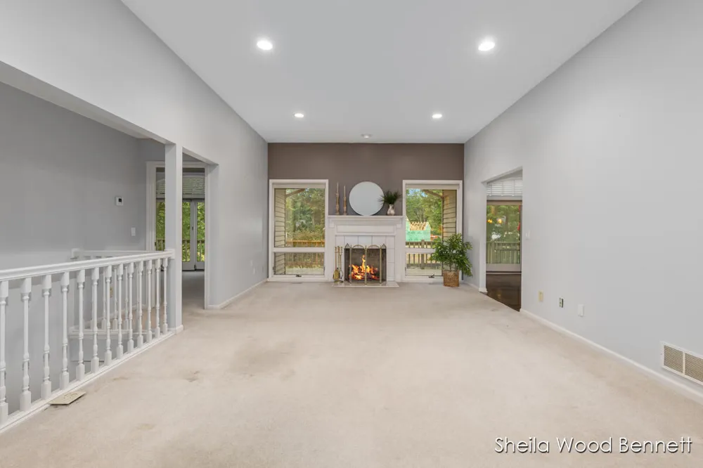 7023 Camelback Drive NE Cannon Township, MI 49341