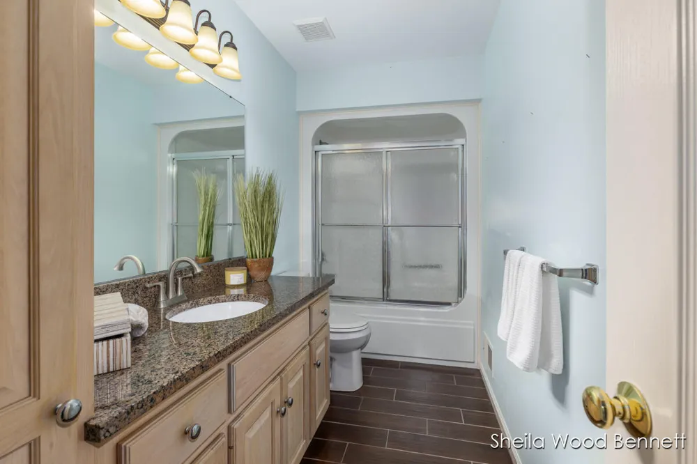 7023 Camelback Drive NE Cannon Township, MI 49341