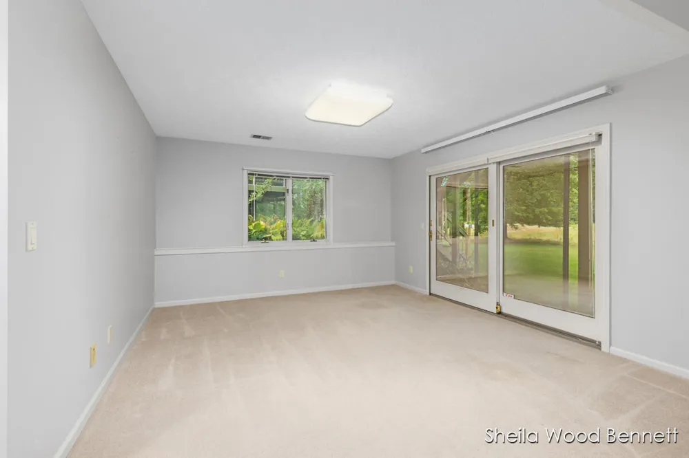 7023 Camelback Drive NE Cannon Township, MI 49341