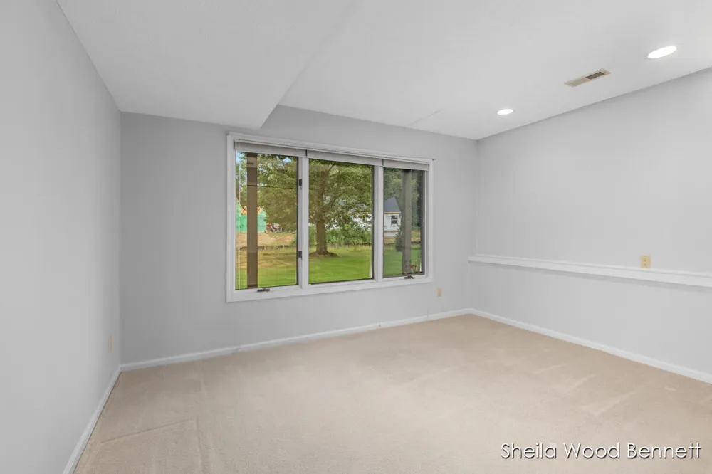7023 Camelback Drive NE Cannon Township, MI 49341