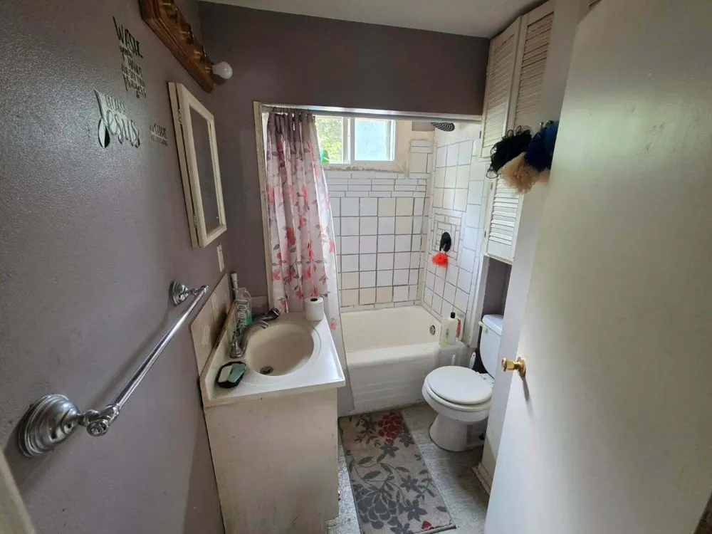 3420 Burchfield Drive Lansing City, MI 48910