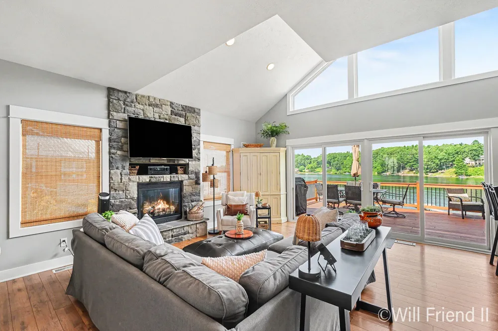 12375 Woodland Park Drive NE Grattan Township, MI 48809