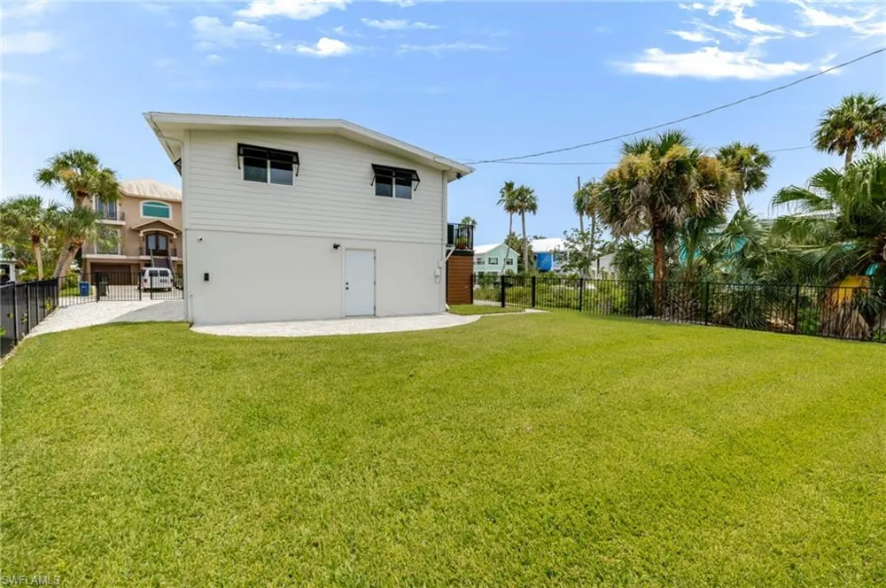 139 Coconut Drive Fort Myers Beach, FL 33931