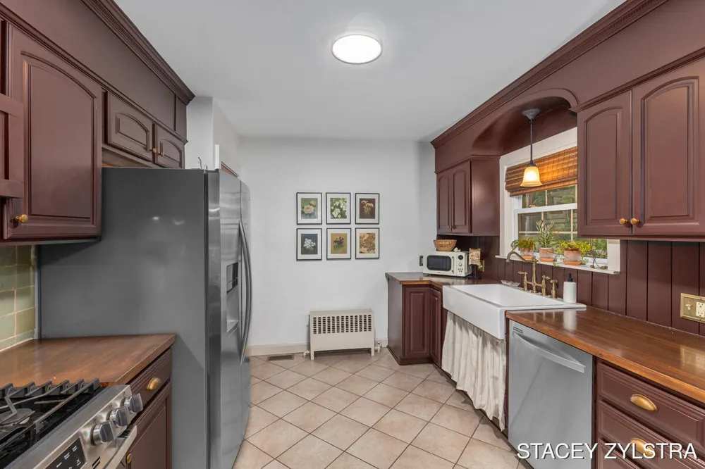3331 Fulton Street E Grand Rapids Charter Township, MI 49546