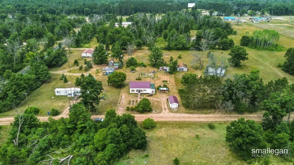 8465 S Michcon Avenue Pleasant Plains Township, MI 49304