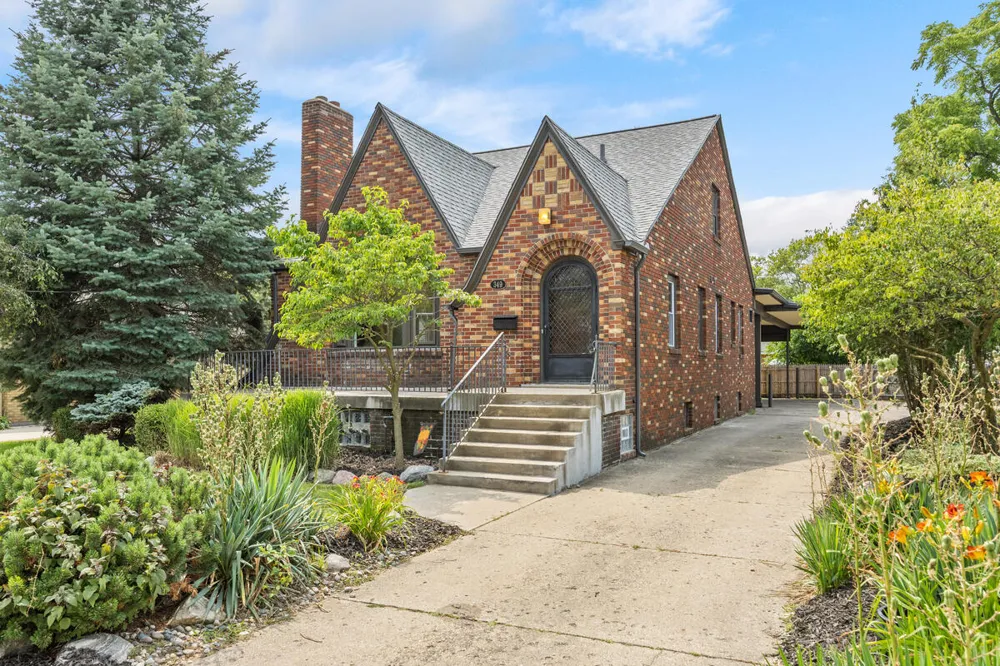 349 Baynton Avenue NE Grand Rapids City, MI 49503