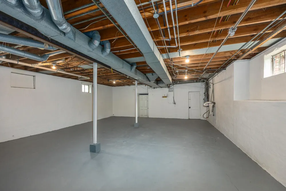 349 Baynton Avenue NE Grand Rapids City, MI 49503