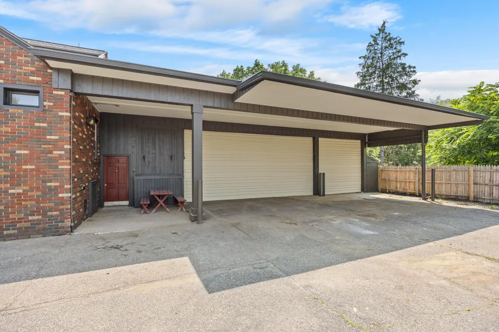 349 Baynton Avenue NE Grand Rapids City, MI 49503