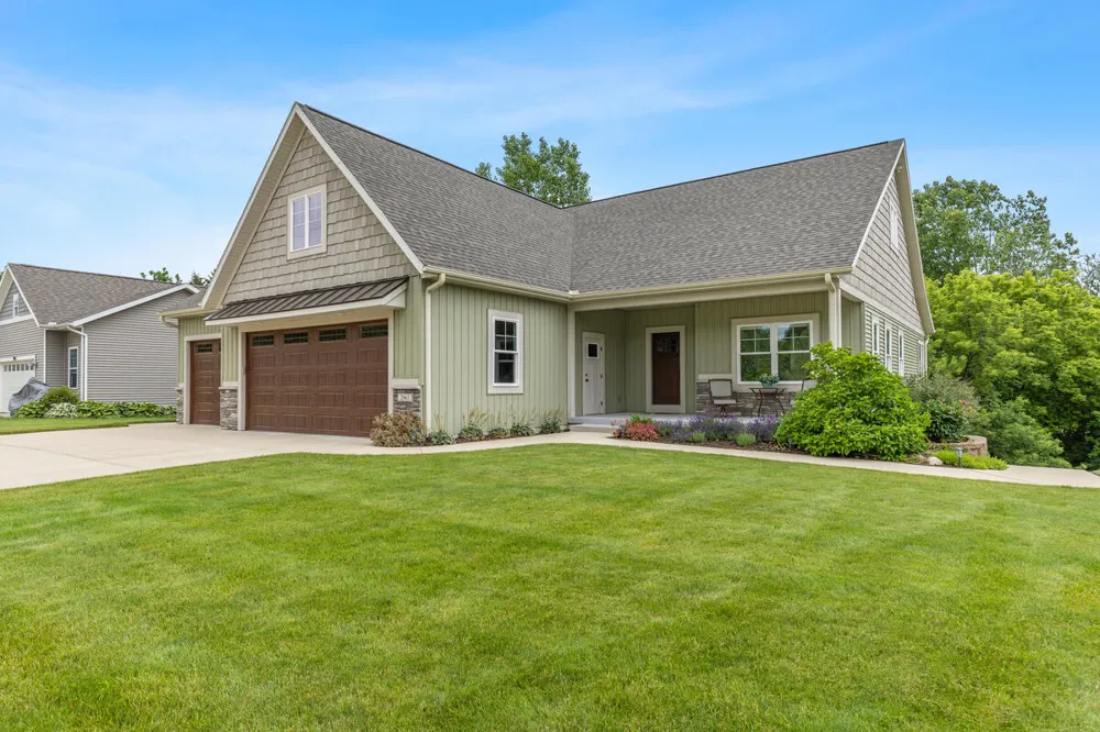 2961 Bristol Avenue NW Walker City, MI 49544