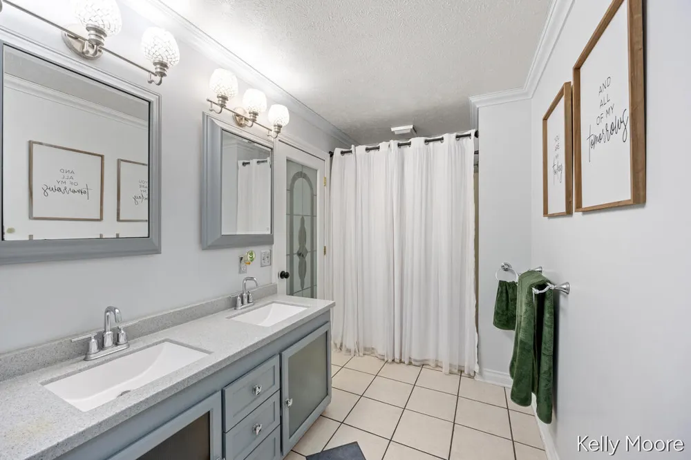 11856 Berridge Road Eureka Township, MI 48838
