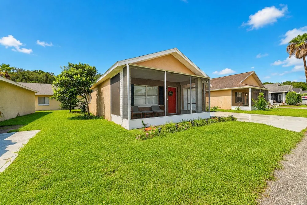 4772 SILVER CIRCLE Zephyrhills, FL 33541