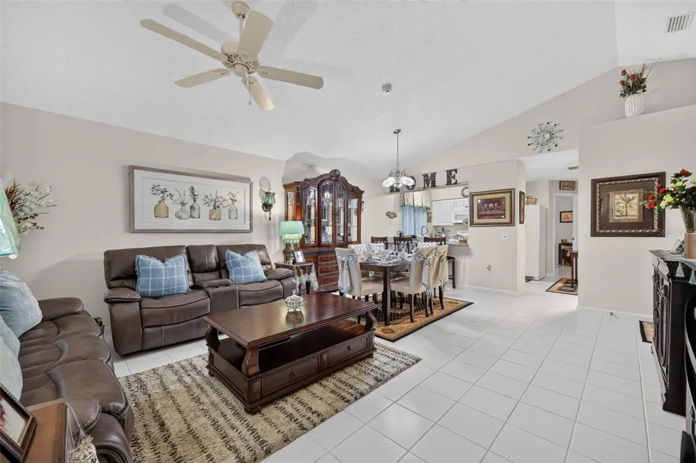 4772 SILVER CIRCLE Zephyrhills, FL 33541
