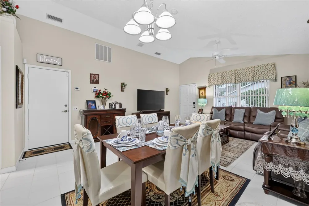 4772 SILVER CIRCLE Zephyrhills, FL 33541