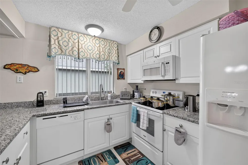 4772 SILVER CIRCLE Zephyrhills, FL 33541