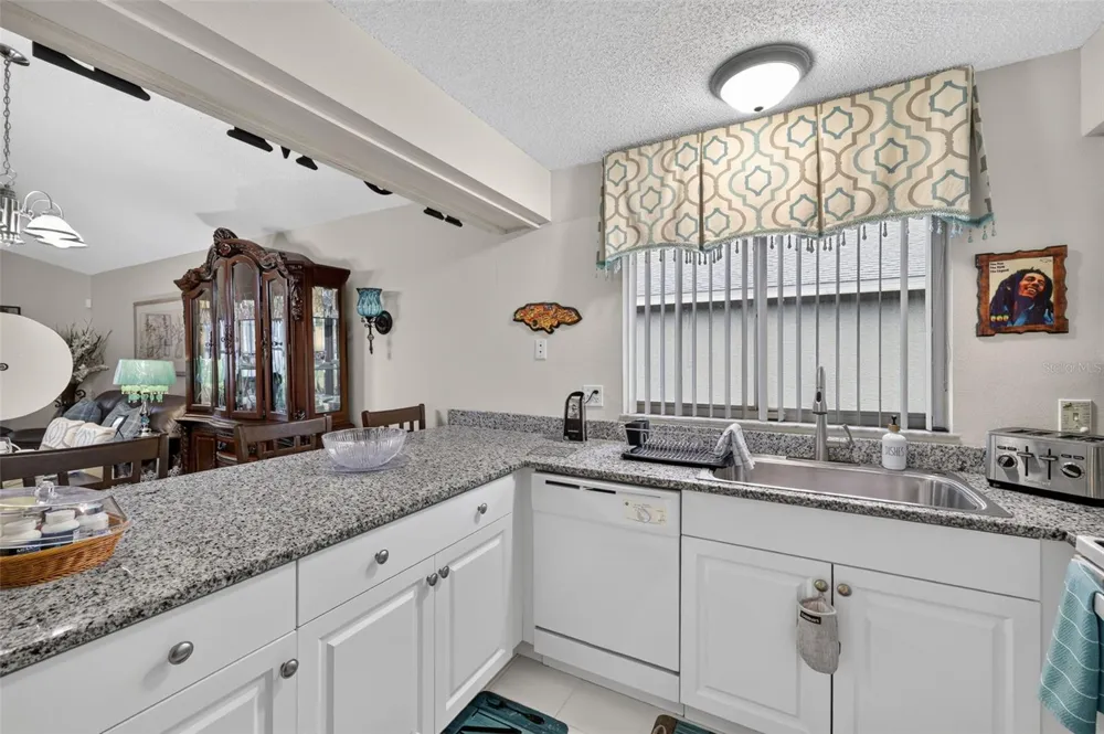 4772 SILVER CIRCLE Zephyrhills, FL 33541