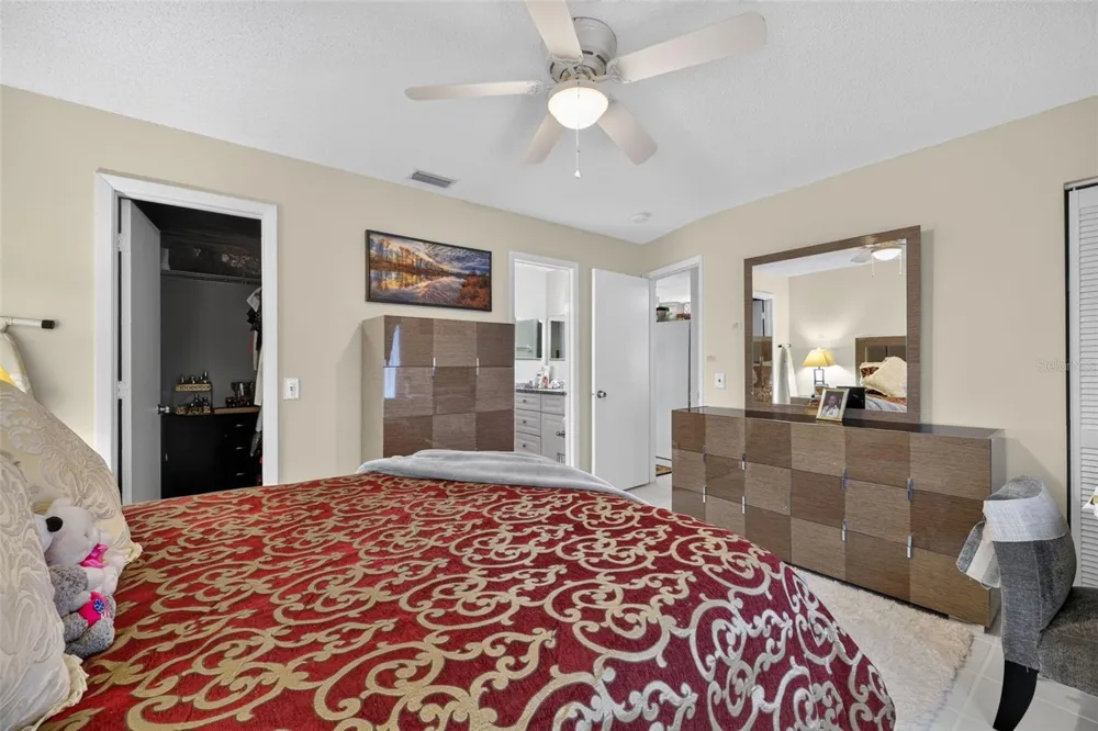 4772 SILVER CIRCLE Zephyrhills, FL 33541
