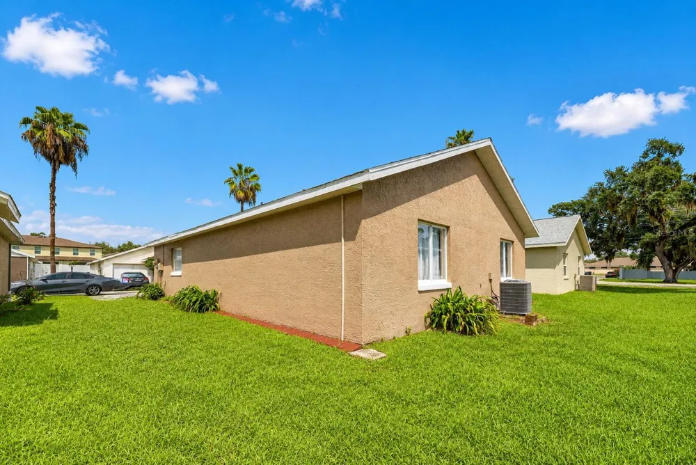 4772 SILVER CIRCLE Zephyrhills, FL 33541