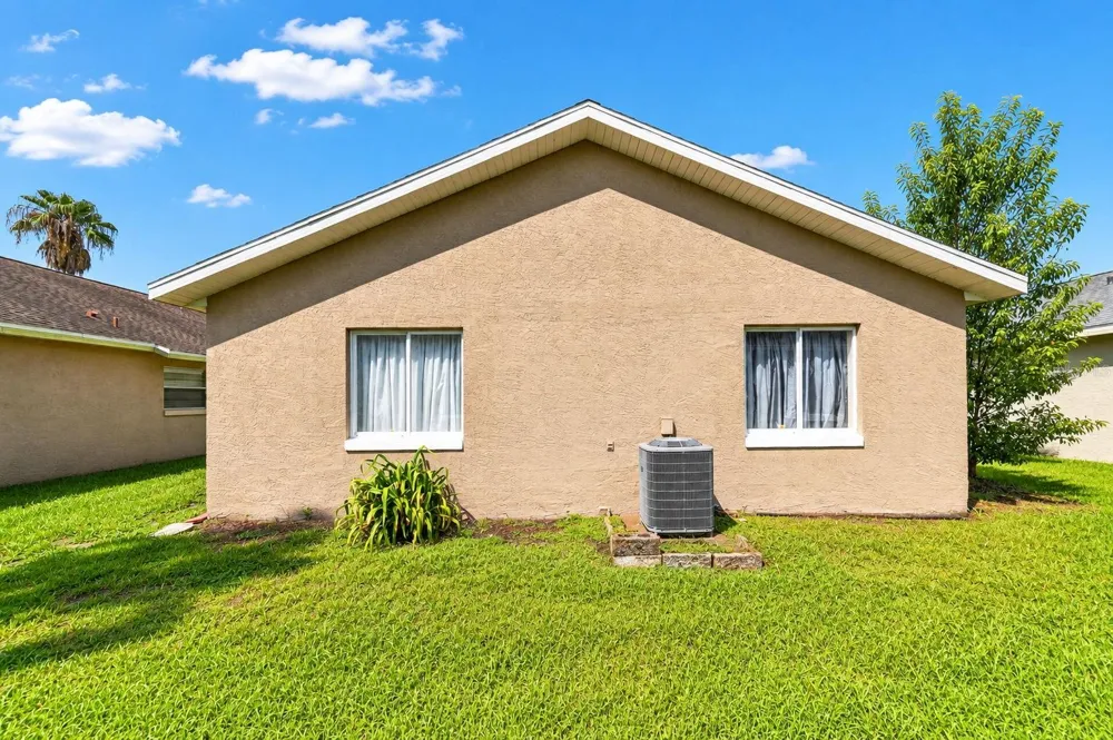 4772 SILVER CIRCLE Zephyrhills, FL 33541