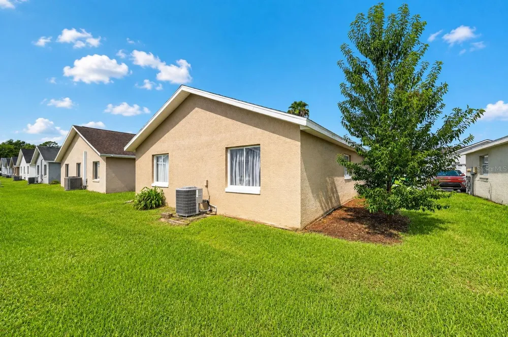 4772 SILVER CIRCLE Zephyrhills, FL 33541