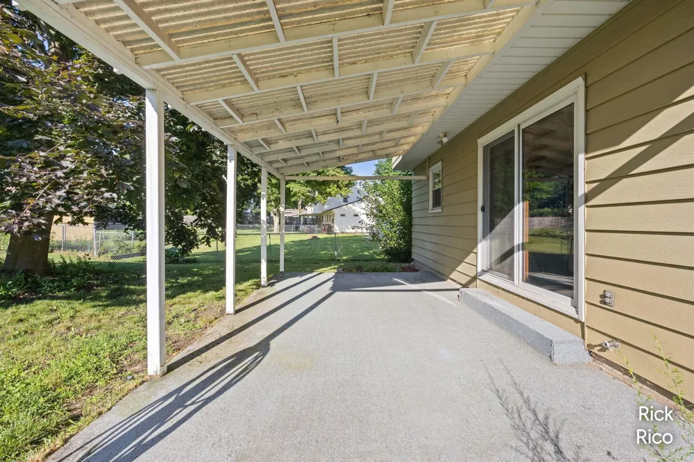 5434 Edgelawn Drive SE Kentwood City, MI 49508
