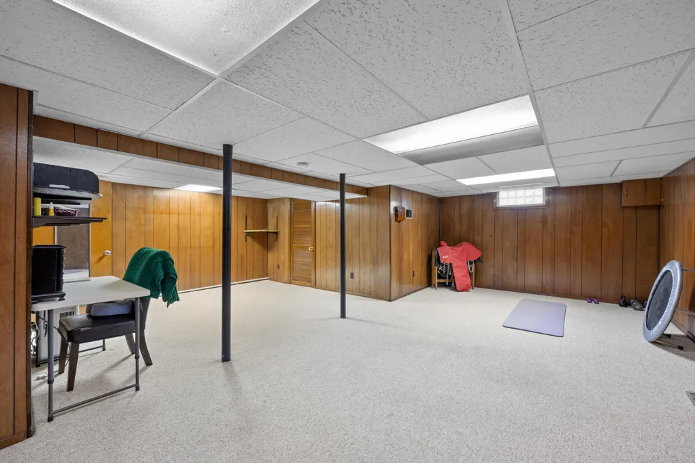 5434 Edgelawn Drive SE Kentwood City, MI 49508