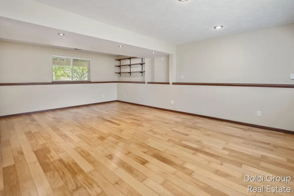 303 Regent Street SE Kentwood City, MI 49548