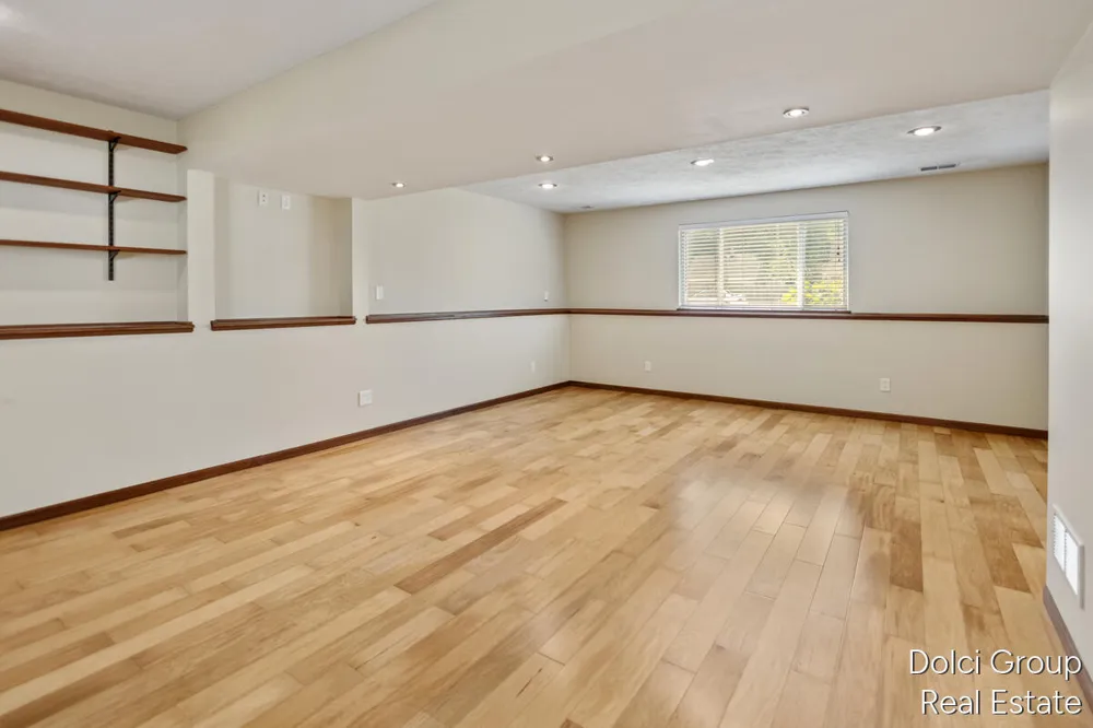 303 Regent Street SE Kentwood City, MI 49548