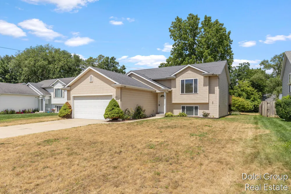 303 Regent Street SE Kentwood City, MI 49548