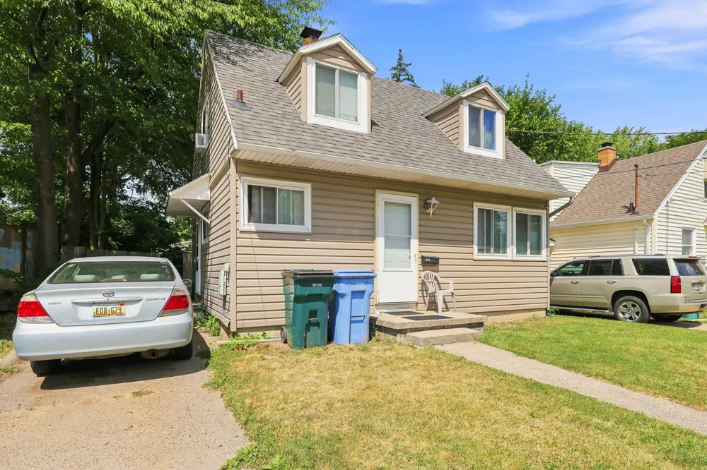 809 Holten Street Lansing City, MI 48915