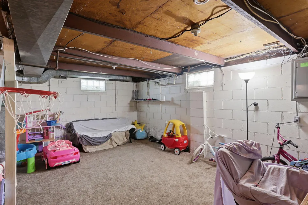 809 Holten Street Lansing City, MI 48915