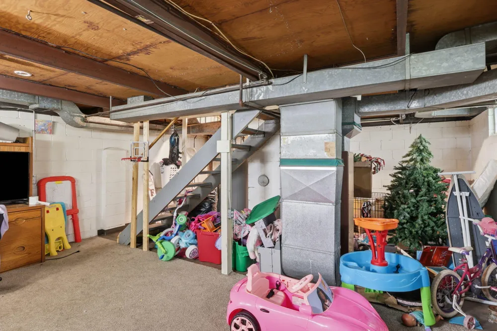 809 Holten Street Lansing City, MI 48915