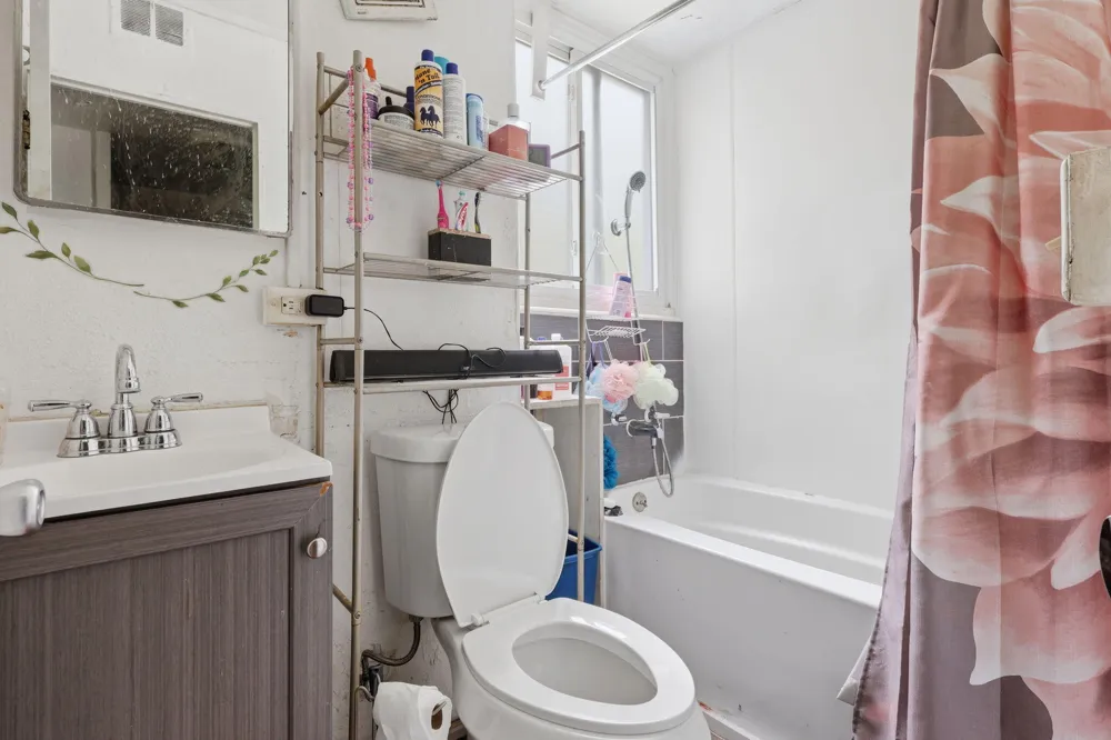 809 Holten Street Lansing City, MI 48915