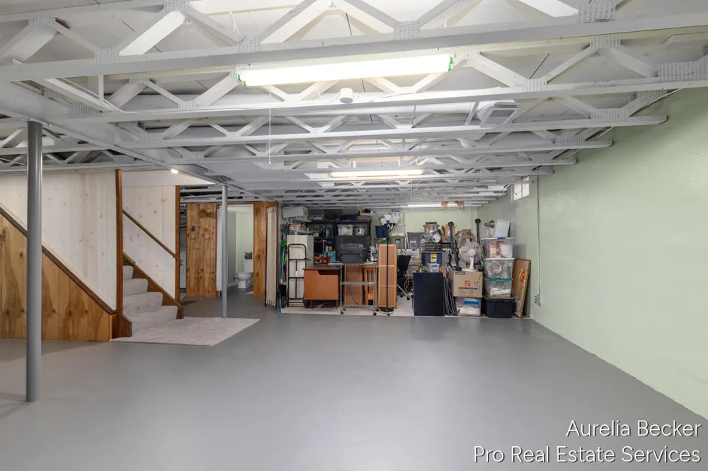 5812 Leisure South Drive SE Kentwood City, MI 49548