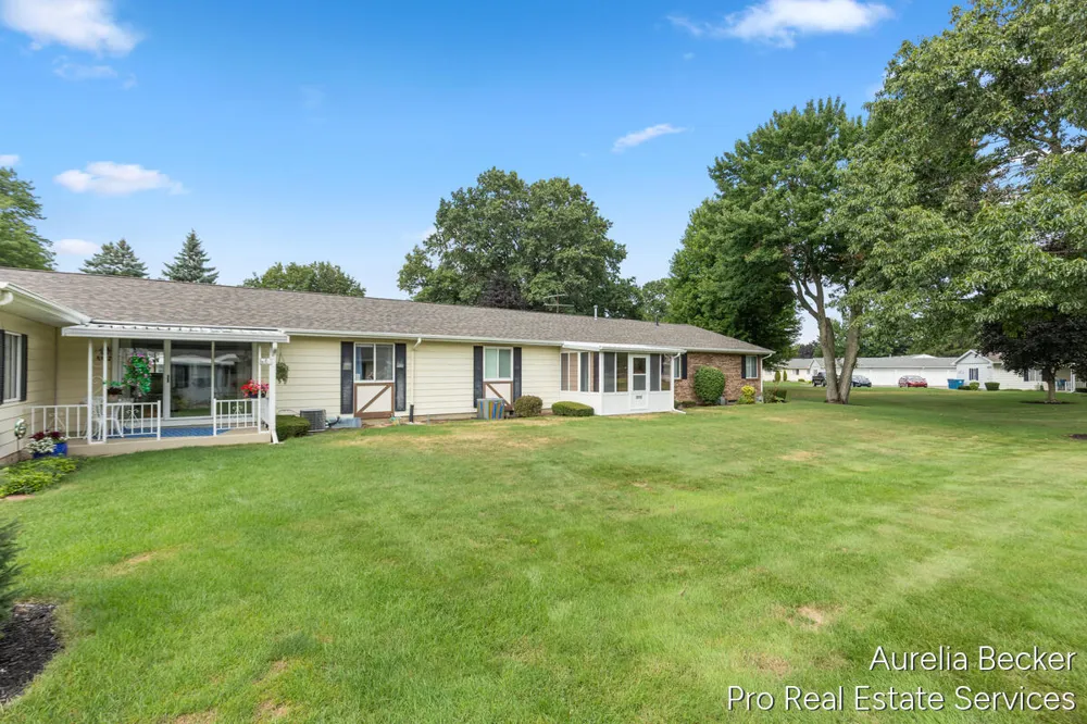 5812 Leisure South Drive SE Kentwood City, MI 49548