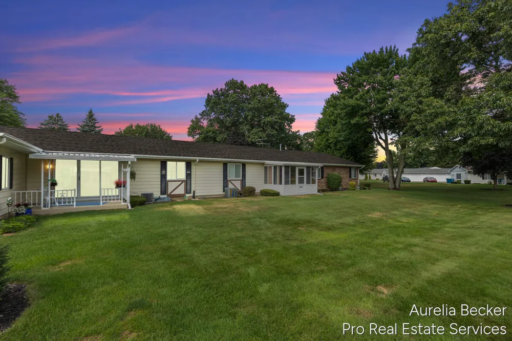 5812 Leisure South Drive SE Kentwood City, MI 49548