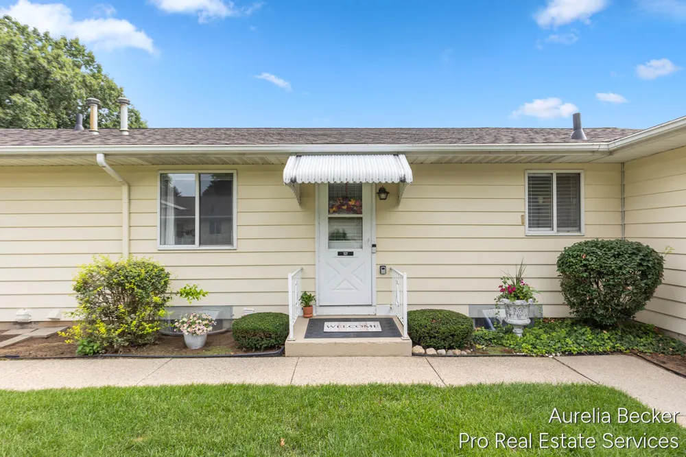 5812 Leisure South Drive SE Kentwood City, MI 49548
