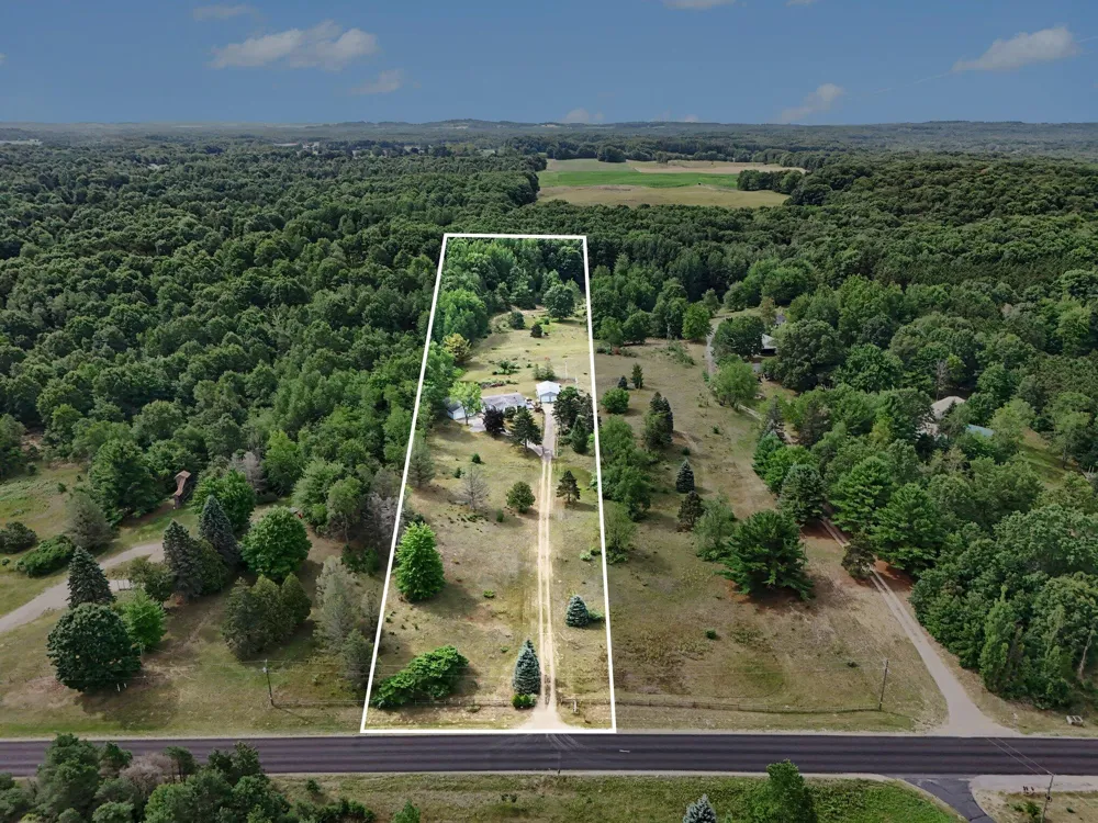 6809 W Deer Road Golden Township, MI 49436