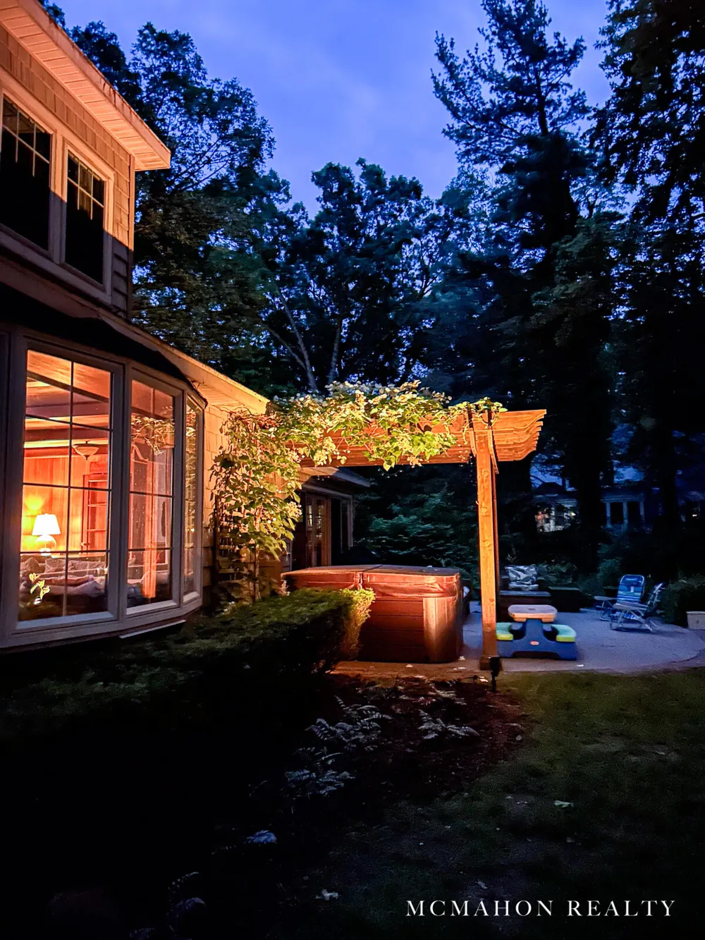 17887 Fruitport Road Spring Lake Township, MI 49456
