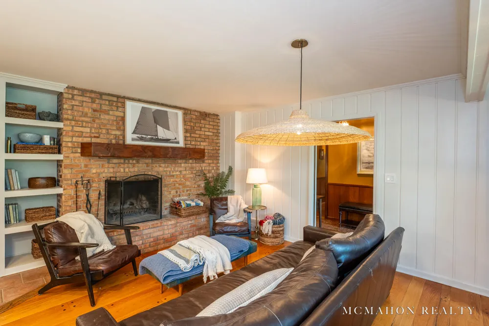 17887 Fruitport Road Spring Lake Township, MI 49456
