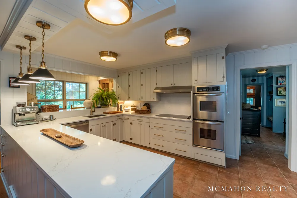 17887 Fruitport Road Spring Lake Township, MI 49456