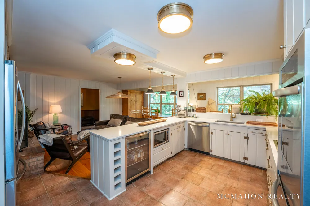 17887 Fruitport Road Spring Lake Township, MI 49456