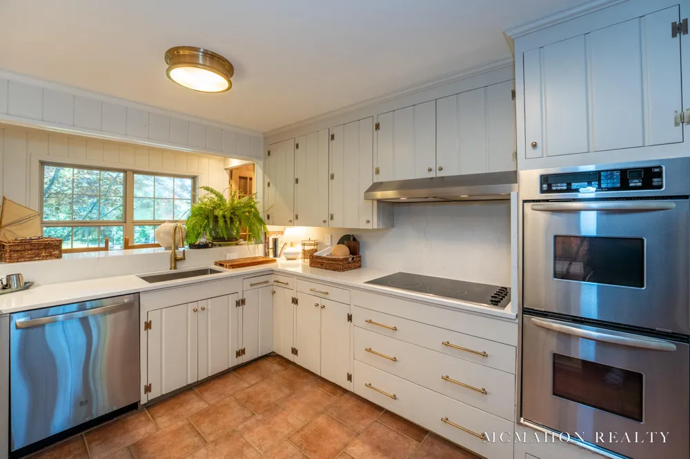 17887 Fruitport Road Spring Lake Township, MI 49456