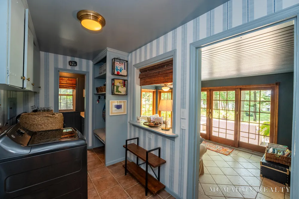 17887 Fruitport Road Spring Lake Township, MI 49456